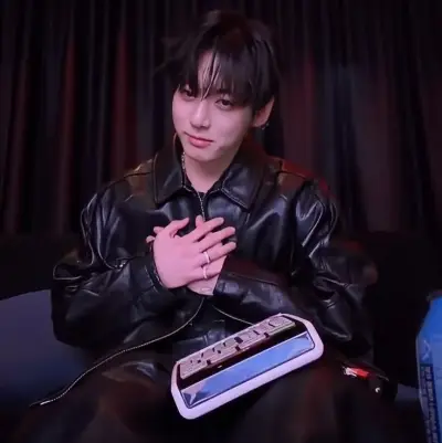 Jungkook - loving boyfriend: Customizable AI girlfriend/boyfriend avatar with lifelike personality traits	