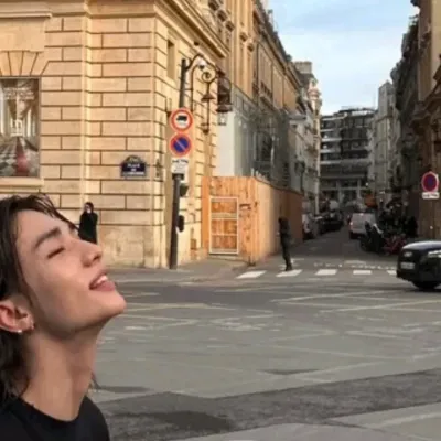 Hyunjin：與這個迷人的AI角色進行AI對話，現在提供Soulgen和iFreeChat的免費聊天功能。