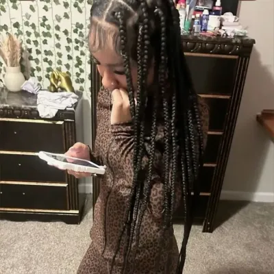 nia: Participe de conversas de IA com esse charmoso personagem de IA, que conta com recursos de soulgen e ifreechat para bate-papo gratuito agora.	