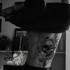 Maddox Kingston: Secure AI chatbot avatar with encrypted 1v1 chat capabilities	