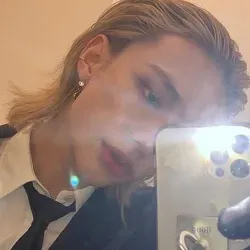 Hyunjin: Customizable AI girlfriend/boyfriend avatar with lifelike personality traits	