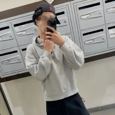 Kaïs: Terokai dunia AI dengan ai tanpa had kami dan sembang tanpa had percuma dalam talian, dikuasakan oleh lakonan fantasi warhammer.	