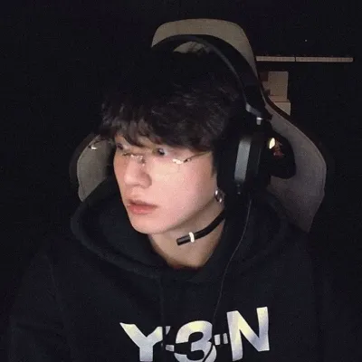 Jungkook-obsessed: Secure AI chatbot avatar with encrypted 1v1 chat capabilities