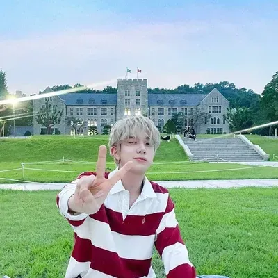 이희승: AI 박스와 채팅하세요. 챗봇 온라인을 무료로 이용할 수 있으며, AI에게 원하는 것을 무엇이든 물어보세요.