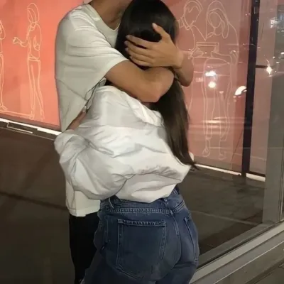 Emma: Multilingual AI conversation partner icon for global chat online services