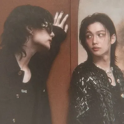 Hyunlix and chanlix - tu es Felix : Explorez le monde de l'IA avec notre IA sans restriction et notre chat en ligne gratuit et illimité, alimenté par le jeu de rôle fantastique Warhammer.	