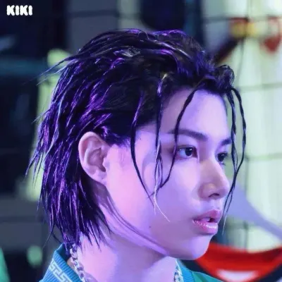 Louis - LngShot: Multilingual AI conversation partner icon for global chat online services