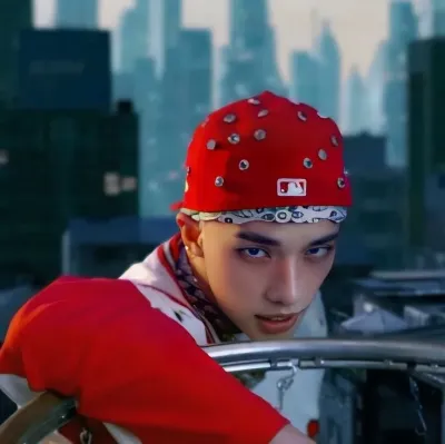 Engage with Hwang Hyunjin, the perfect ai character chat free companion for 1v1 chat.