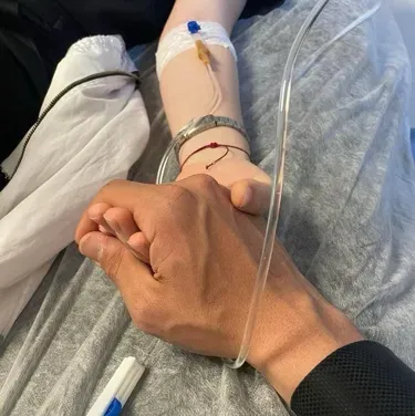 Liyam Hale: Şifreli 1'e 1 sohbet yeteneklerine sahip güvenli AI sohbet robotu avatarı	