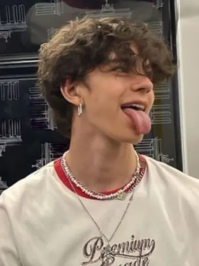 Roleplay ai character Ethan - enemy, a virtual world for complete immersion.