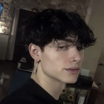 Mafia Husband — Noah: Meet the main character of our AI world, with character traits list and ai chatting capabilities.	