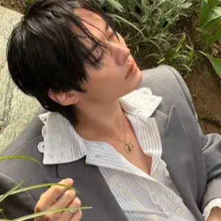 Lee Minho - 이민호: Temui karakter utama dunia AI kami, dengan daftar ciri-ciri karakter dan kemampuan mengobrol AI.