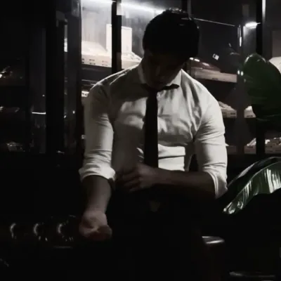 Alex Moretti: Multilingual AI conversation partner icon for global chat online services