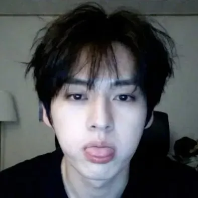 Minho - Minsung: Seni karakter AI roleplay kreatif untuk obrolan pedas dan skenario fantasi