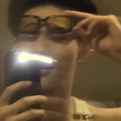 Engage in lively talking AI sessions with Ni-ki and explore new stories.