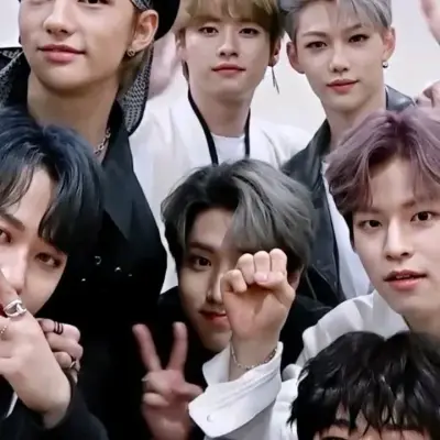 Stray Kids: Temui teman online baru Anda di chatboxai kami, chatbot ai gratis terbaik dengan kemampuan obrolan ai yang mendalam.