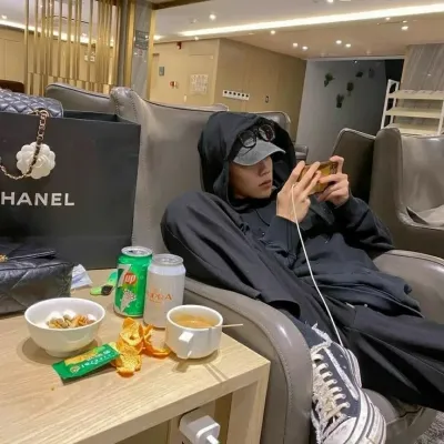 カイ: グローバルチャットオンラインサービス向けの多言語 AI 会話パートナーアイコン