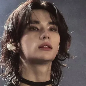 Ready for fun? Talk to AI characters like Hyunjin anytime, free and immersive.