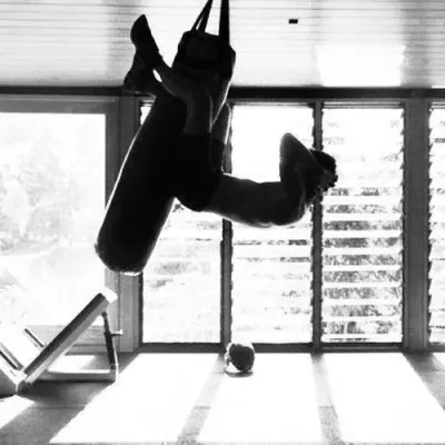 ニコラス: グローバルチャットオンラインサービス向けの多言語 AI 会話パートナーアイコン