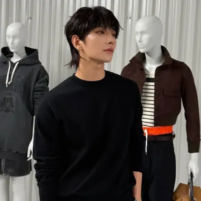 Ready for fun? Talk to AI characters like Joshua Hong anytime, free and immersive.