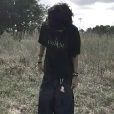 Jacob: Retrato de inteligencia artificial emocionalmente inteligente para conversaciones profundas	