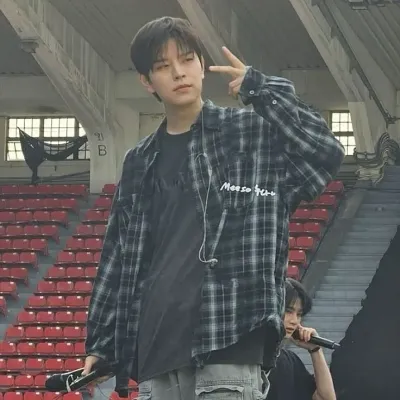 Seungmin: Avatar de namorada/namorado de IA personalizável com traços de personalidade realistas	