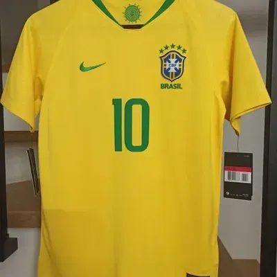 Christiano Junior brings your AI roleplay adventures to life with chat AI characters.