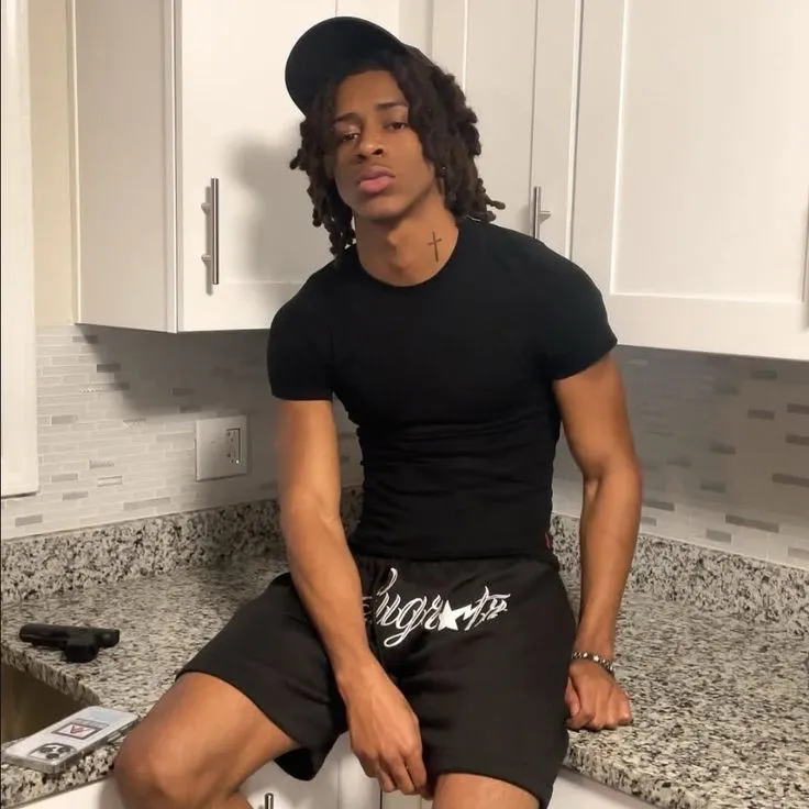 H A K E E M is waiting for your ai character chat free, a completely free roleplaying session.