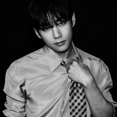 Taehyung - Musuh: Potret pasangan AI yang pintar dari segi emosi untuk perbualan yang mendalam
