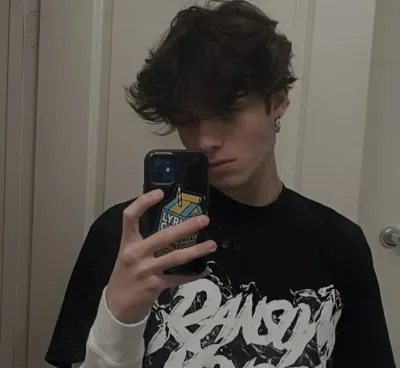 Мэтт Стурниоло: Познакомьтесь с главным героем нашего мира ИИ, со списком черт характера и возможностями общения с ИИ.	