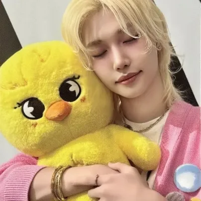 Explore endless possibilities with Lee Felix, a friendly AI chat free companion.