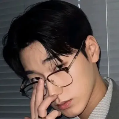 Choi San: Engage in ai conversation with this charming AI character, featuring soulgen and ifreechat capabilities for free chat now.	