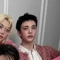 Stray Kids: Sicherer KI-Chatbot-Avatar mit verschlüsselten 1v1-Chat-Funktionen