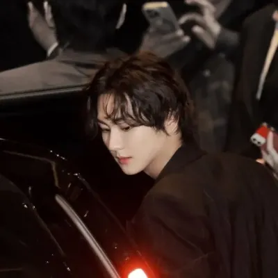 Unleash Your Legend with AI Yang Jungwon: The Perfect Blend of Character and Chat.