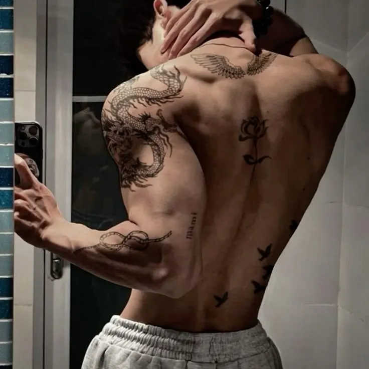 AI chat roleplay character D A M I Á N, a virtual partner who can fulfill all your fantasies.