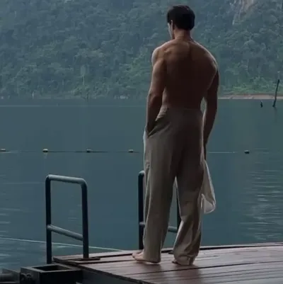 Carlo is a playful AI RP companion for creative 1v1 chat adventures.