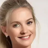 Amber Marie Reed: Incontra il personaggio principale del nostro mondo basato sull'intelligenza artificiale, con elenco dei tratti caratteriali e funzionalità di chat basate sull'intelligenza artificiale.	