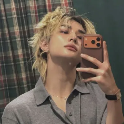 Hyunjinnie: Chat with our AI box, ready for chatbot online free and ask ai anything you want.	