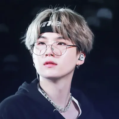 Min Yoongi: Mascote de chatbot de IA interativo para bate-papo aleatório e RPG conduzido pela comunidade