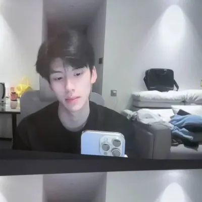 Noel: Ücretsiz çevrimiçi chatbot'a hazır AI kutumuzla sohbet edin ve AI'ya istediğiniz her şeyi sorun.	