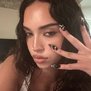 ダニエラ・アヴァンツィーニ: 高度な AI チャット機能を備えた最高の無料 AI チャットボットである Chatboxai で、新しいオンライン フレンドと出会いましょう。	