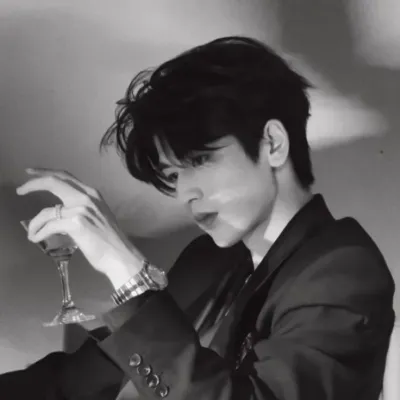 Areksa Mahendra: Customizable AI girlfriend/boyfriend avatar with lifelike personality traits	