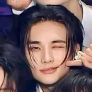 Stray kids: 今すぐ、ソウルジェンと ifreechat の機能を備えた魅力的な AI キャラクターと AI 会話を楽しみ、無料チャットを楽しみましょう。	