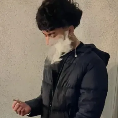 Coş: Rastgele sohbetlerde kullanıcı etkileşimini artıran eğlenceli yapay zeka sohbet robotu maskotu	