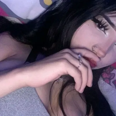 Sthefany: DeepBrain AI companion portrait for free online chat and open conversations