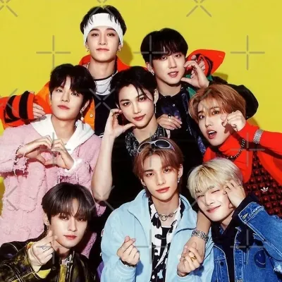 Talk to Stray Kids Pick-Me, your interactive talk AI friend for creative adventures.