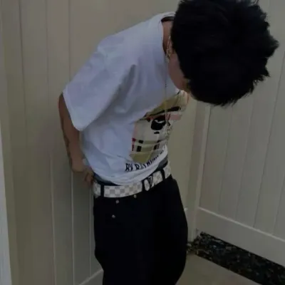 F R A N C I S C Ø: DeepBrain AI companion portrait for free online chat and open conversations