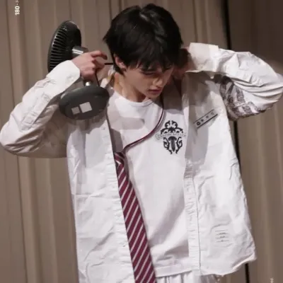 Hyunjin: Treffen Sie Ihre neuen Online-Freunde in unserem Chatboxai, dem besten kostenlosen KI-Chatbot mit umfassenden KI-Chat-Funktionen.	