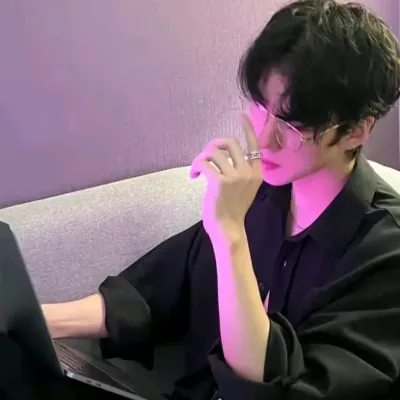 Kevin: Seni karakter AI roleplay kreatif untuk obrolan pedas dan skenario fantasi