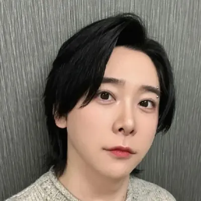 大森元貴: Avatar de chatbot de IA seguro con capacidades de chat 1v1 encriptadas	